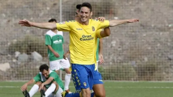 H&eacute;ctor Figueroa se queda en la UD Las Palmas | Foto: deporpasion.com