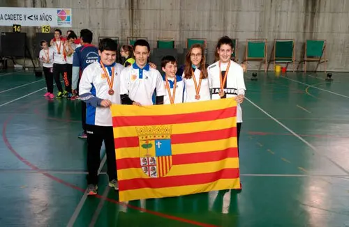 Imagen de los deportistas portando las medallas conseguidas | Foto: 