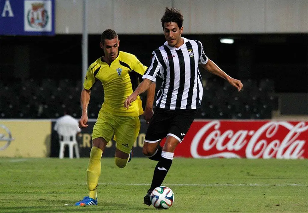 Pablo Pallar&eacute;s jugando en el Cartagena | Foto: sportcartagena.es