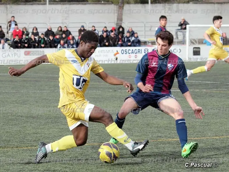 El Huesca perdi&oacute; (0-2) frente al Badalona en la &uacute;ltima jornada | Foto: sporthuesca.com - C.Pascual
