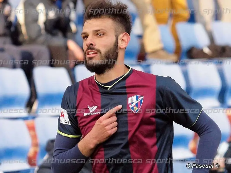 Tyronne celebra su gol con el Huesca al Real Madrid Castilla | Foto: sporthuesca.com / C.Pascual