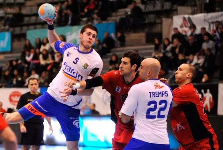 Albert Puyol con Gralloners frente al BM Huesca | Foto: bmgranollers.cat