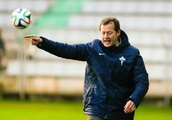 Manolo Garc&iacute;a dirigiendo al Racing de Ferrol esta temporada | Foto: Mero Barral / www.ferrol360.es