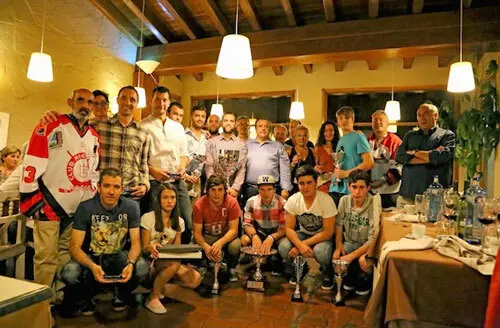CH Jaca premio a los mejores deportistas en una cena de fin de temporada | Foto: CH Jaca