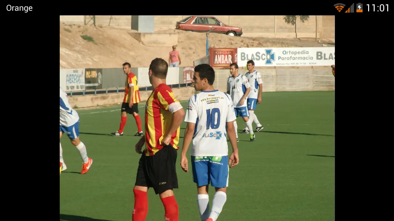 Hamza, de espaldas con el "10", frente al Villa de Alag&oacute;n | Foto: sdborja.com