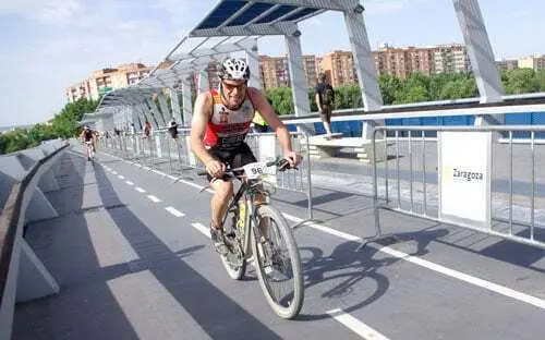 Fran finalizando el segmento de BTT | Foto: Ana Urrea
