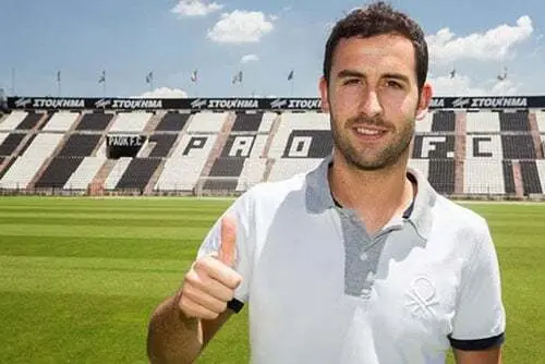 &Iacute;&ntilde;igo L&oacute;pez en su etapa en Grecia.