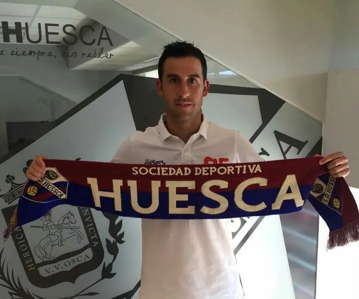 &Iacute;&ntilde;igo L&oacute;pez en su presentaci&oacute;n como nuevo jugador azulgrana | Foto: SD Huesca