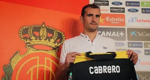 Cabrero en su presentaci&oacute;n como nuevo jugador del Mallorca | Foto: RCD Mallorca