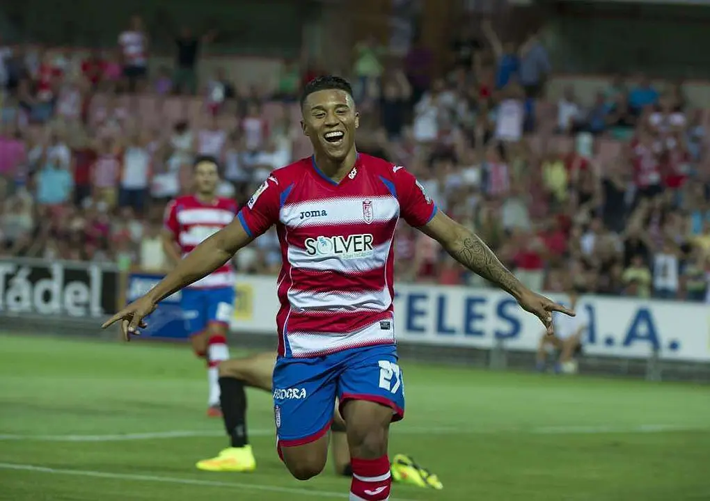 Darwin Mach&iacute;s celebra un gol con el Granada CF | Foto: marca.com