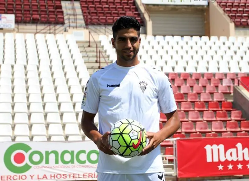 Jona es uno de los m&aacute;ximos goleadores del Albacete / Foto: elheraldo.hn