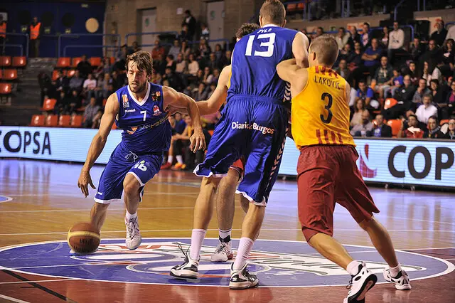 Primeros minutos de Jaka Lakovic en LEB Oro. Foto: Mar&iacute;a Gonz&aacute;lez. Baloncesto FEB.