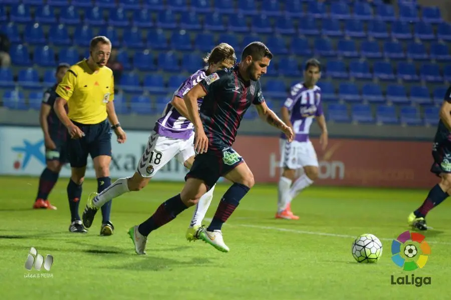 Fran M&eacute;rida en El Alcoraz frente al Valladolid | Foto: LFP