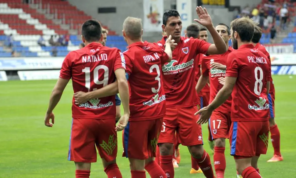 Los jugadores del Numancia celebran un gol | Foto: diariodesoria.es - Diego Mayor