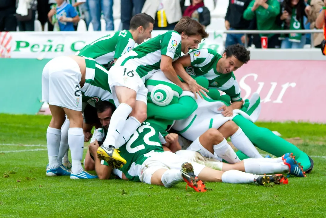 Los jugadores celebran un gol del C&oacute;rdoba |Foto: Vavel