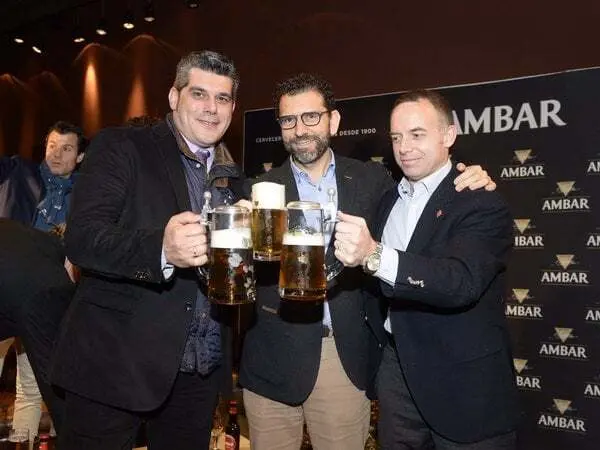 Fernando Losfablos y C&eacute;sar Alierta, en el Espacio Ambar | Foto: Real Zaragoza