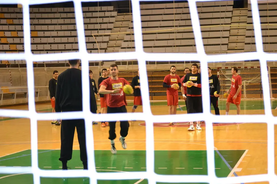 &Aacute;lvaro Cabanas, en un entrenamiento del Bada Huesca. Foto: Sporthuesca