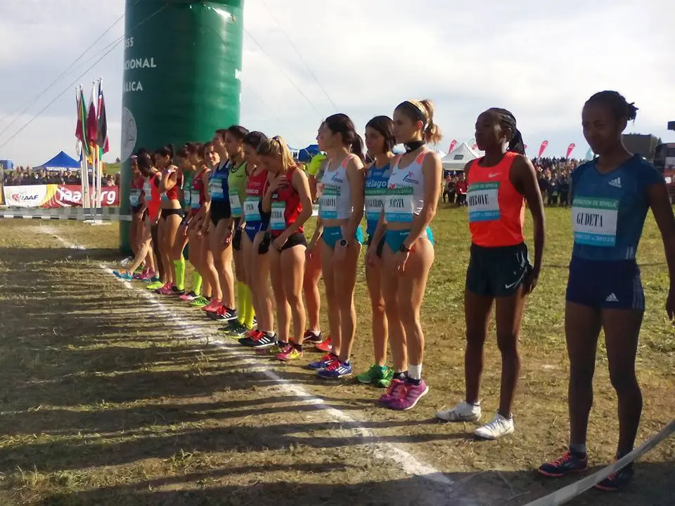 Momento antes de la salida femenina/ Foto: Cross Internacional de It&aacute;lica