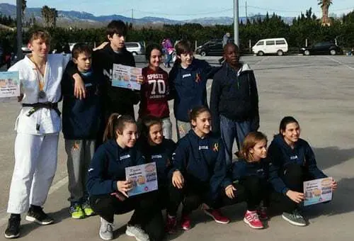 Participantes infantiles del CJ Bin&eacute;far en la Suoercopa.