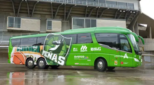 El autob&uacute;s del Pe&ntilde;as va a tener otra temporada para 'devorar' m&aacute;s kil&oacute;metros que nadie. Foto: Cedida  