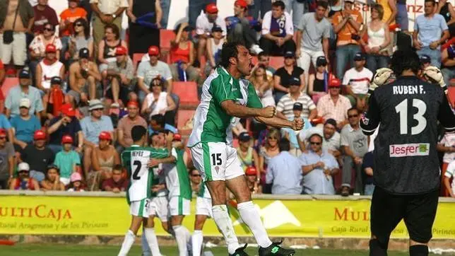 En 2007, el C&oacute;rdoba ascendi&oacute; a Segunda en El Alcoraz | Foto: sevilla.abc.es