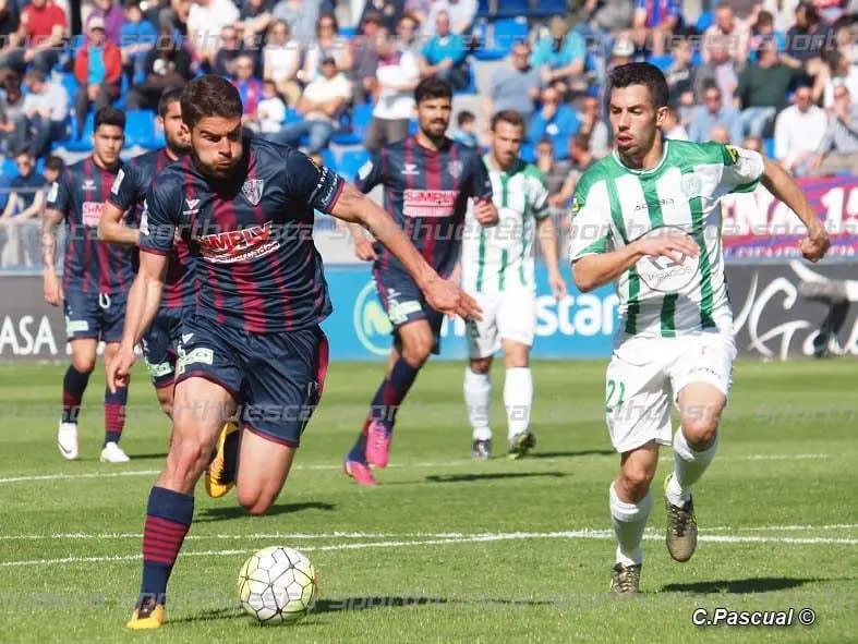 La SD Huesca necesita de un triunfo en C&oacute;rdoba | Foto: C.Pascual
