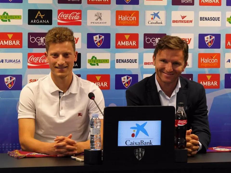 Boris Cmiljanić en su presentaci&oacute;n | Foto: SD Huesca