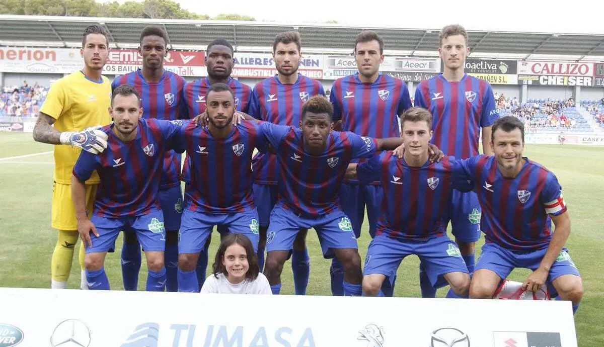 Alineaci&oacute;n inicial ante el Athletic Club en El Alcoraz | Foto: Twitter - Javi Jim&eacute;nez