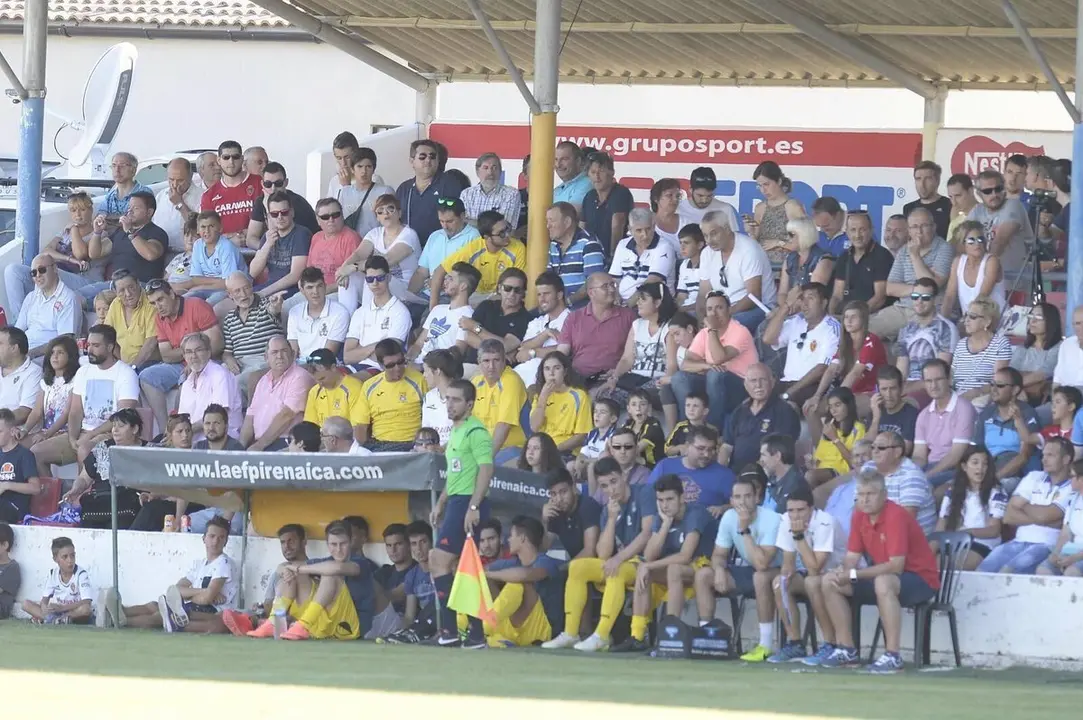 Imagen de la grada de La Corona ante el Real Zaragoza | Foto: Agencias
