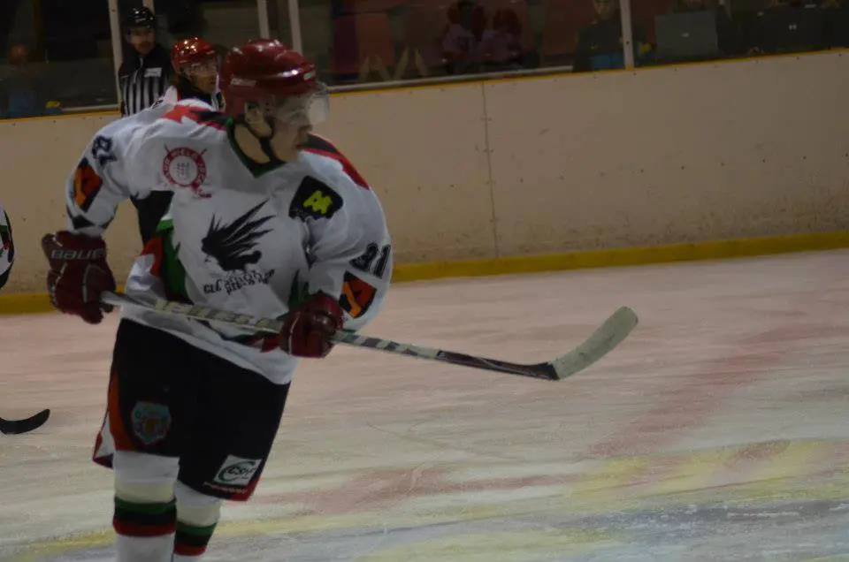 Carbonell vistiendo la camiseta del CH Jaca. | Foto: territoriohockey