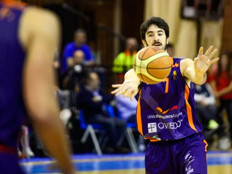Javi Mar&iacute;n con Oviedo | Foto: www.oviedobaloncesto.com