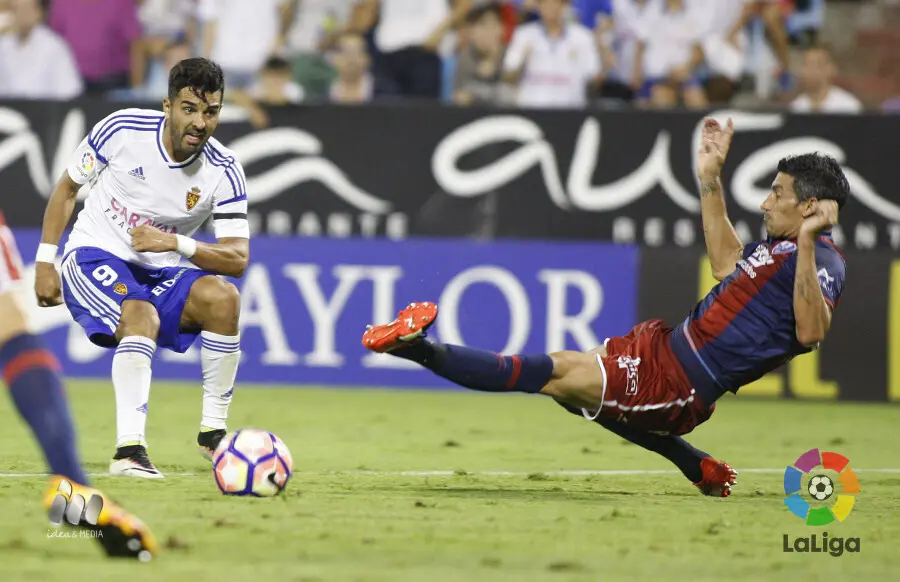 Zaragoza y Huesca volver&aacute;n a medirse sobre el campo con puntos en juego esta temporada en dos nuevos derbis | Foto: LaLiga