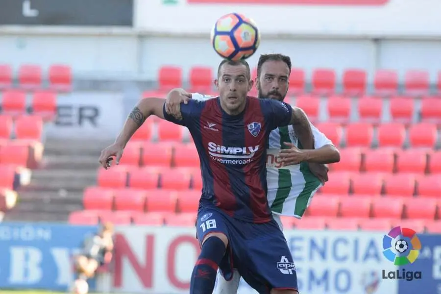 Urko Vera no tiene intenci&oacute;n de abandonar la SD Huesca | Foto: La Liga