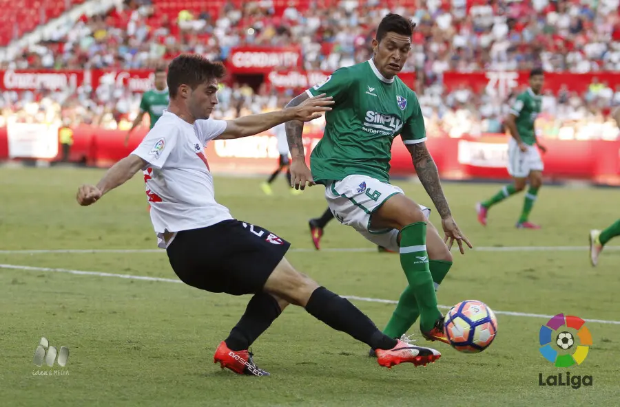 Jes&uacute;s Valent&iacute;n en el Pizju&aacute;n ante el Sevilla Atl&eacute;tico | Foto: LaLiga