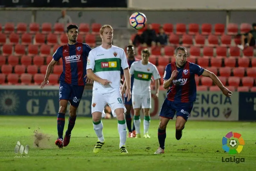 Huesca y Elche, en su partido durante la 2016-17 I Foto: LaLiga