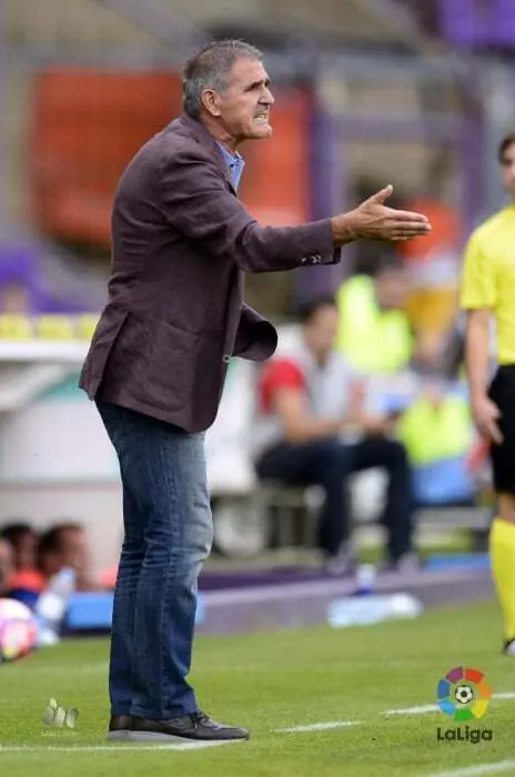 Paco Herrera dirige al Valladolid frente al Huesca | Foto: LaLiga