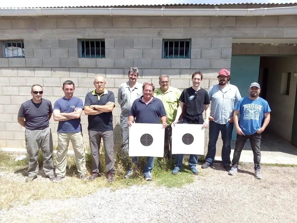 Foto de familia de los participantes en el campeonato social.