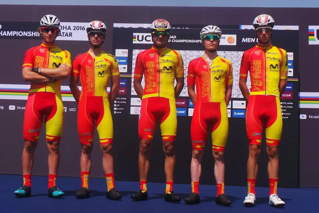 Espa&ntilde;a sub 23 en Doha 2016 con Jaime Castrillo a la derecha | Foto: RFEC