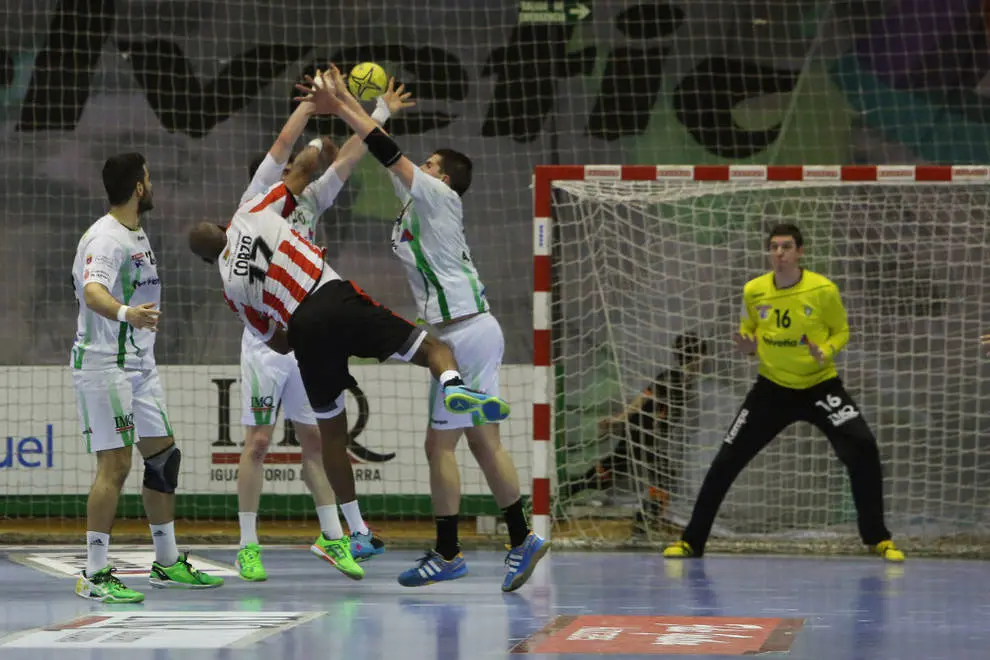 Imagen durante el partido disputado entre Puerto Sagunto y Anaitasuna | Foto: Diario de Navarra