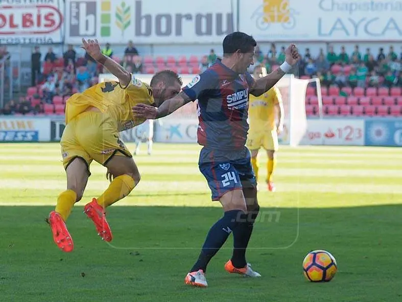 El enfrentamiento de la primera vuelta entre Huesca y Reus se sald&oacute; con triunfo azulgrana (2-1) | Foto: Miguel Pinedo