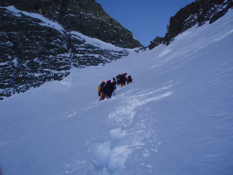 Ascendiendo al colllado el d&iacute;a de cima | Foto: Marta Alejandre