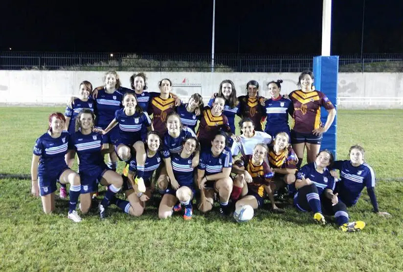 Equipo senior femenino del Rugby Jaca.