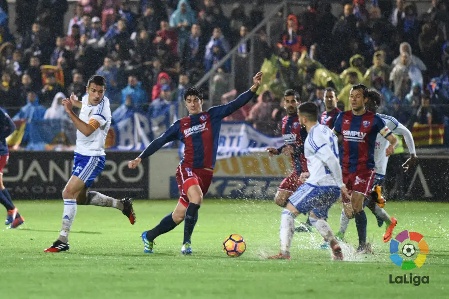 SD Huesca y Real Zaragoza tienen en sus filas a los jugadores que m&aacute;s disparos realizan en la Liga 123 | Foto: LFP