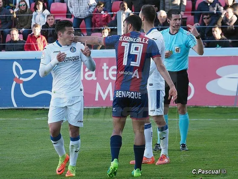 El Huesca y los cuatro equipos que forman el 'playoff' se encuentran en solo cinco puntos | Foto: C.Pascual
