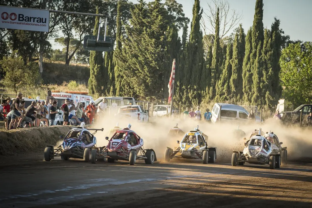 Competici&oacute;n en el circuito de Autocross de Espl&uacute;s. Foto: FADA