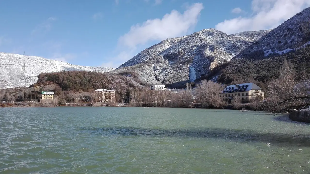 Imagen captada del embalse de Arguis de hace unas semanas.