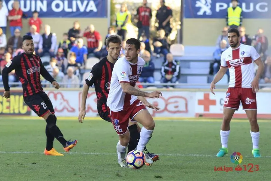 Kilian controlando el esf&eacute;rico ante el Reus en su &uacute;nico partido en Liga como titular| Foto: LaLiga