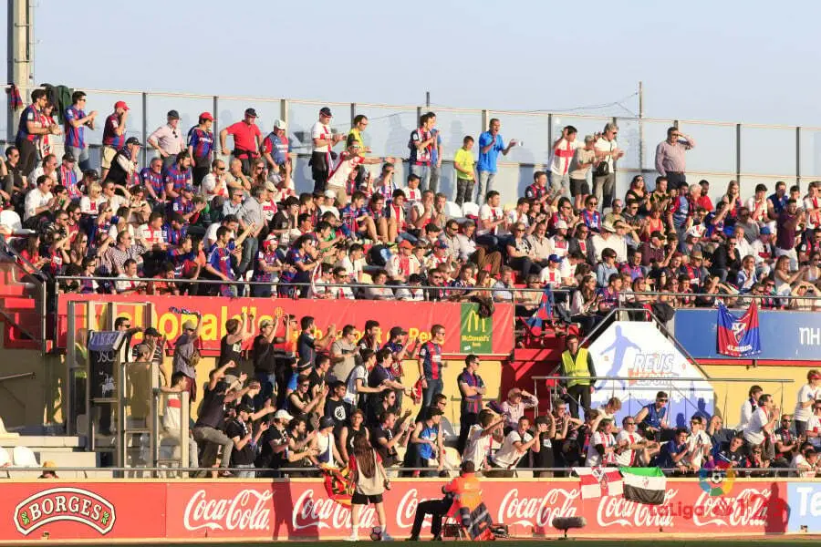 La afici&oacute;n de la SD Huesca se desplaz&oacute; de manera masiva a Reus la campa&ntilde;a pasada | Foto: LaLiga