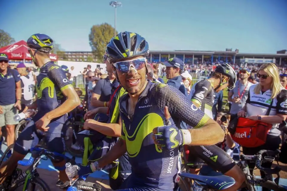 Jorge Arcas en el vel&oacute;dromo de Roubaix con el Movistar Team | Foto: Jorge Arcas FB