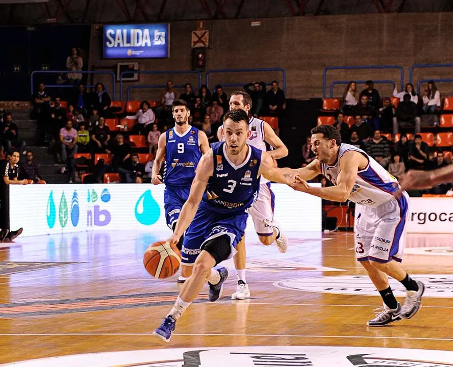 El ex-pe&ntilde;ista Aegir Steinarsson jugador m&aacute;s valorado en la victoria de San Pablo Burgos | Foto FEB